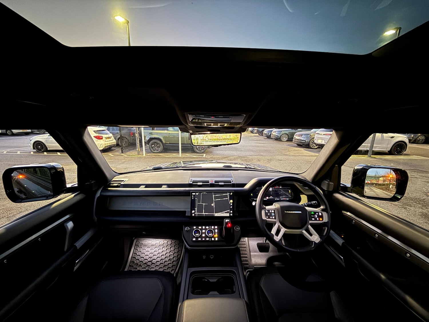 Used Land Rover Defender 2023 for sale - 77016436: Photo 3