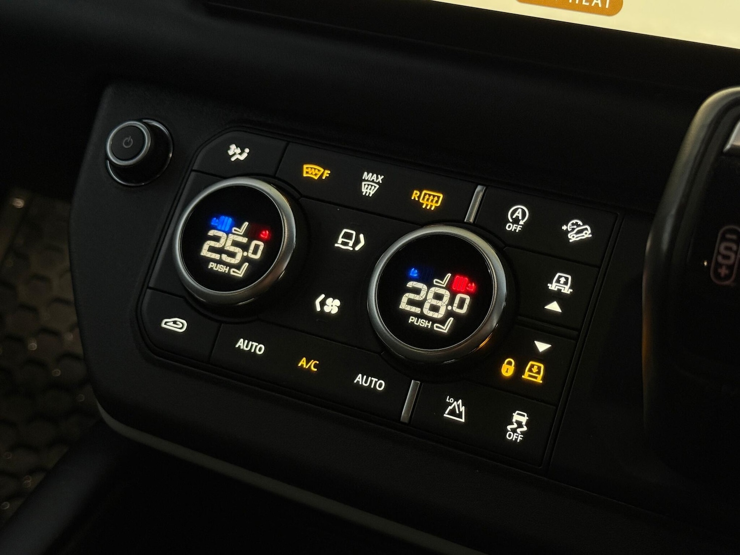 Used Land Rover Defender 2023 for sale - 77016436: Photo 30