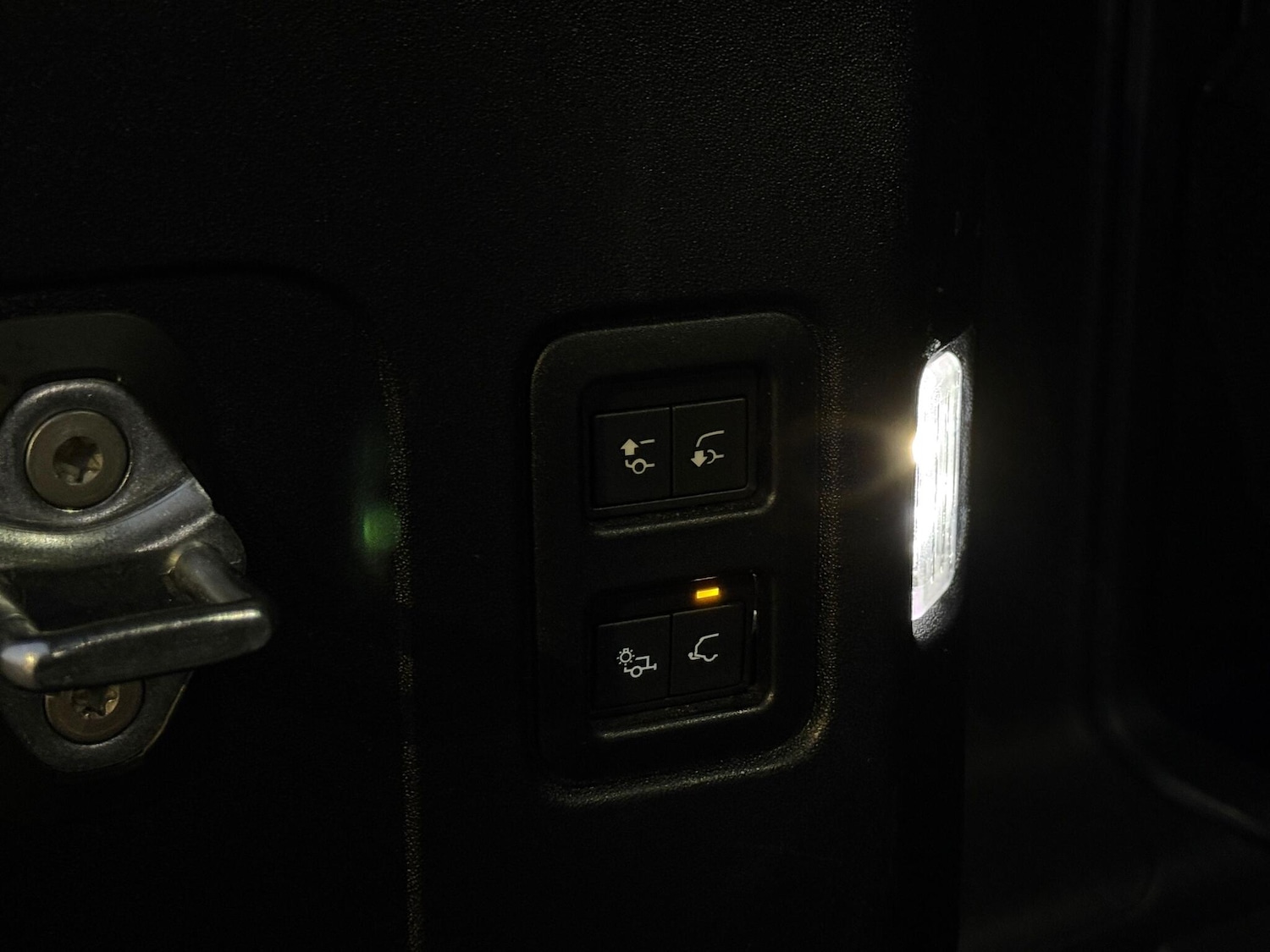 Used Land Rover Defender 2023 for sale - 77016436: Photo 38