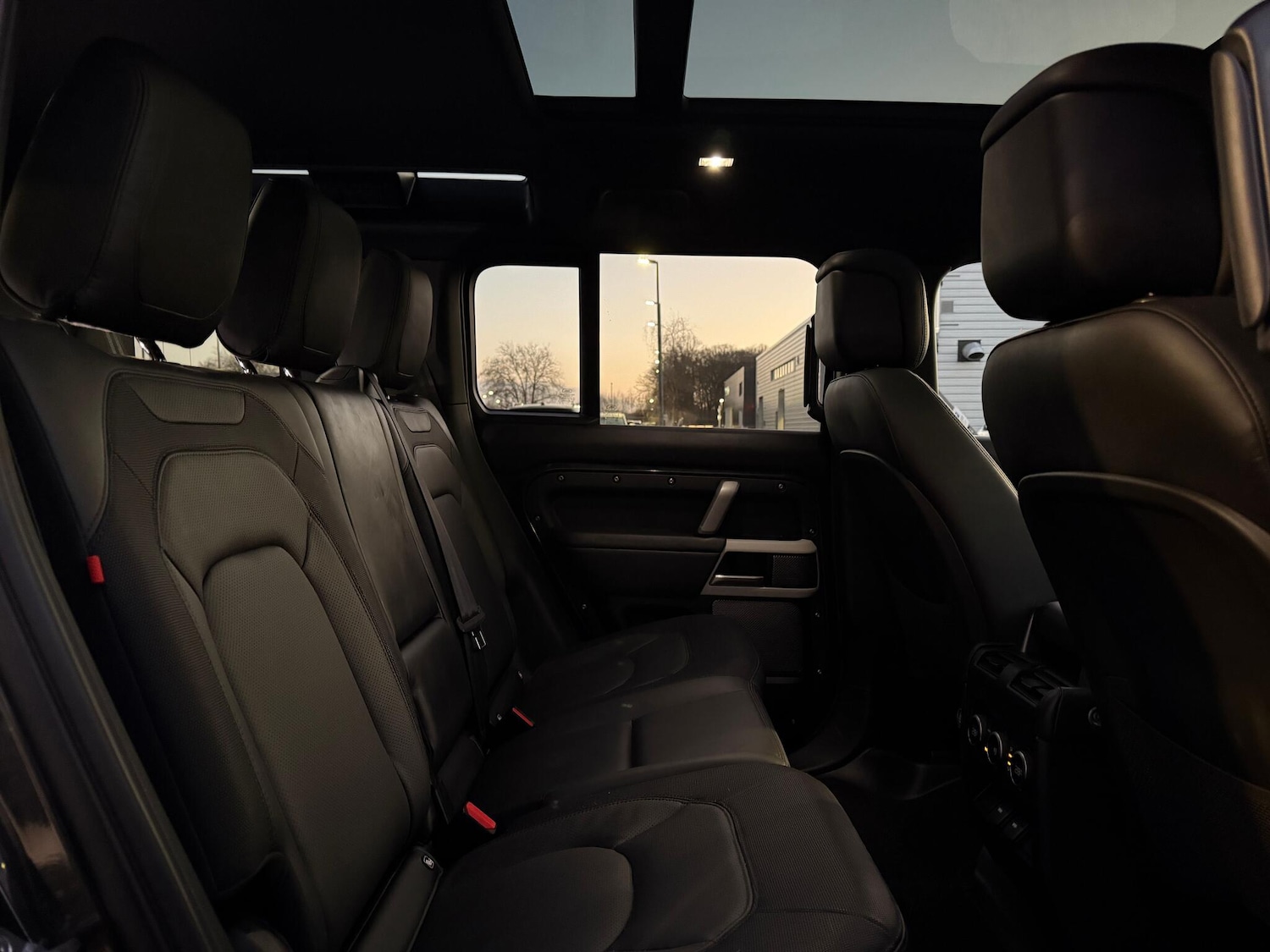 Used Land Rover Defender 2023 for sale - 77016436: Photo 41