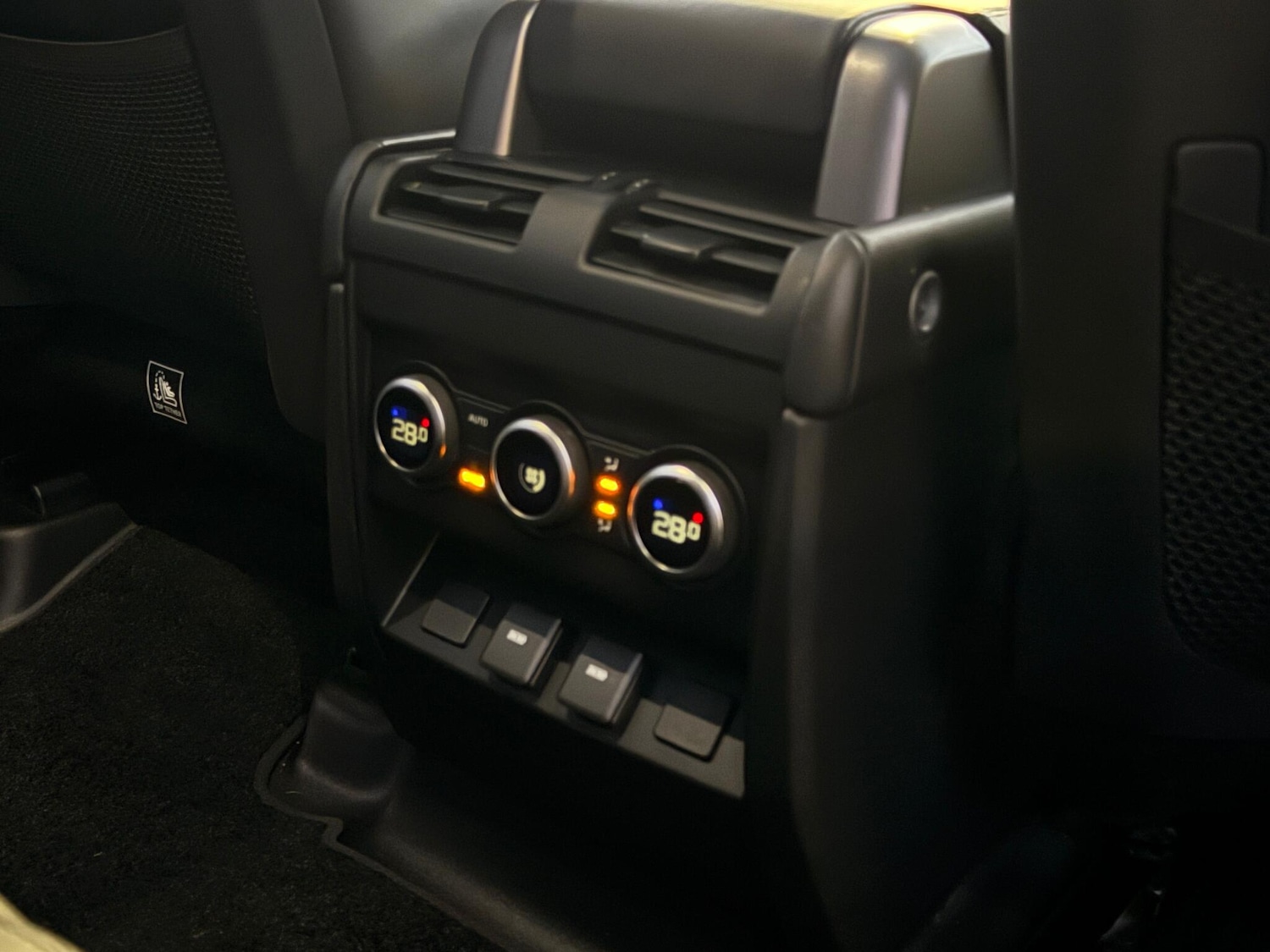 Used Land Rover Defender 2023 for sale - 77016436: Photo 44