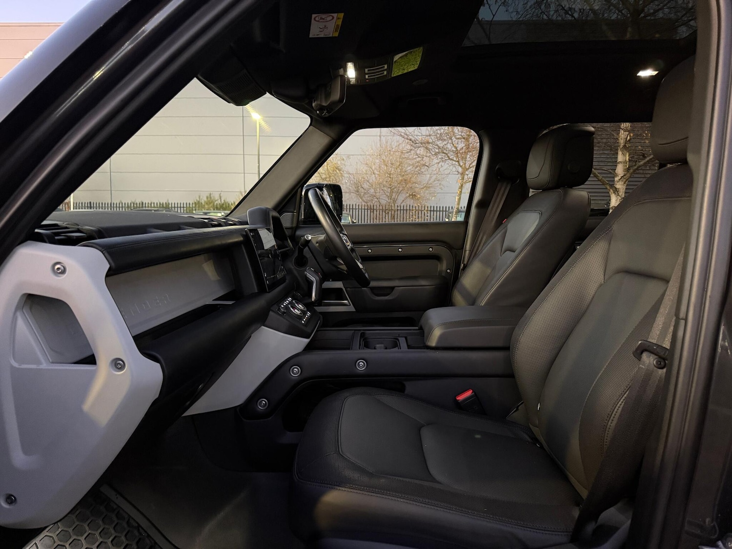 Used Land Rover Defender 2023 for sale - 77016436: Photo 50