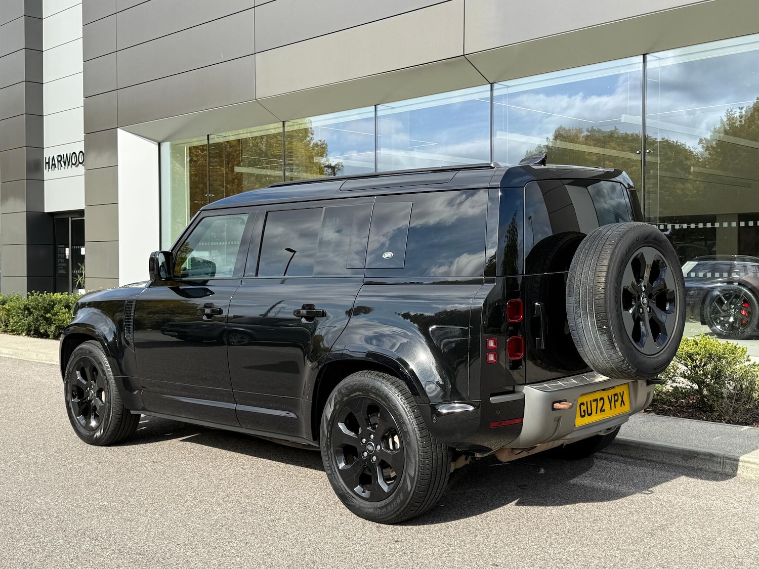 Used Land Rover Defender 110 2023 for sale - 76432452: Photo 23