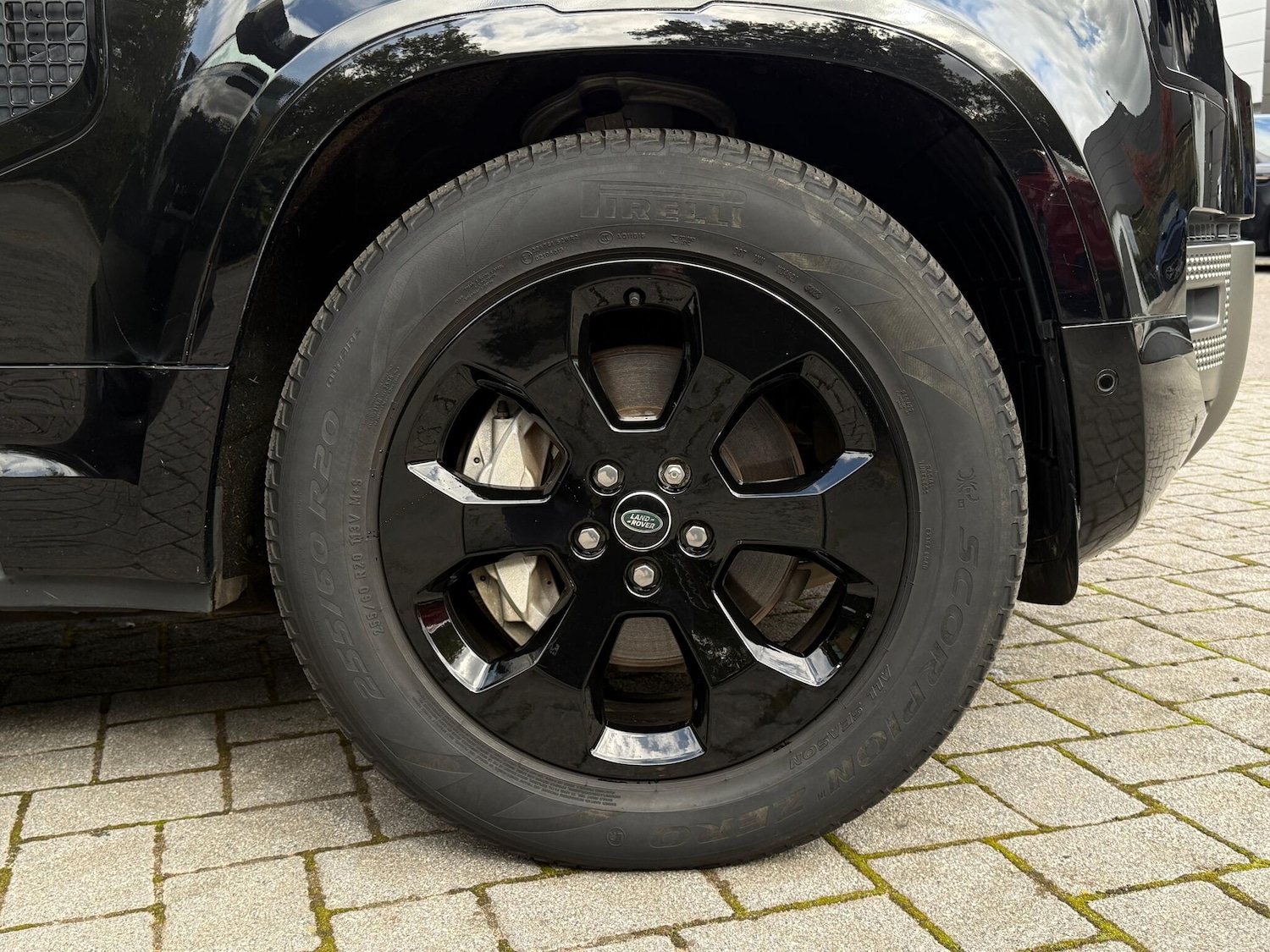 Used Land Rover Defender 110 2023 for sale - 76432452: Photo 25