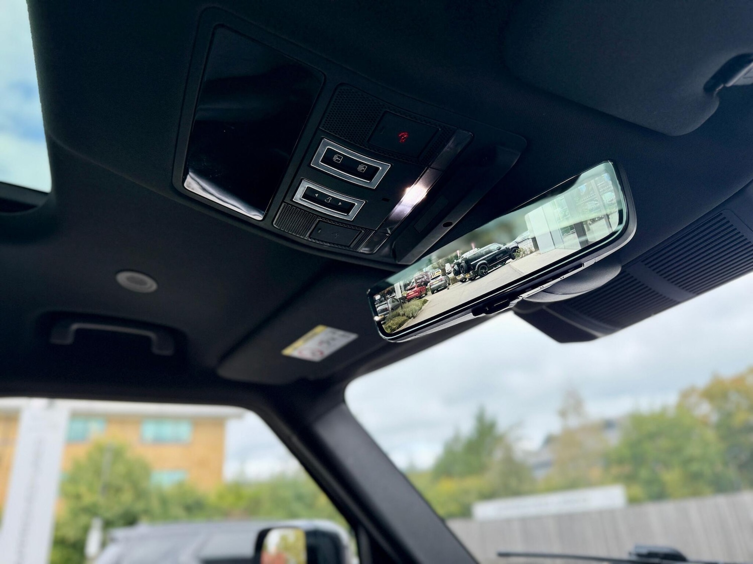 Used Land Rover Defender 110 2023 for sale - 76432452: Photo 35