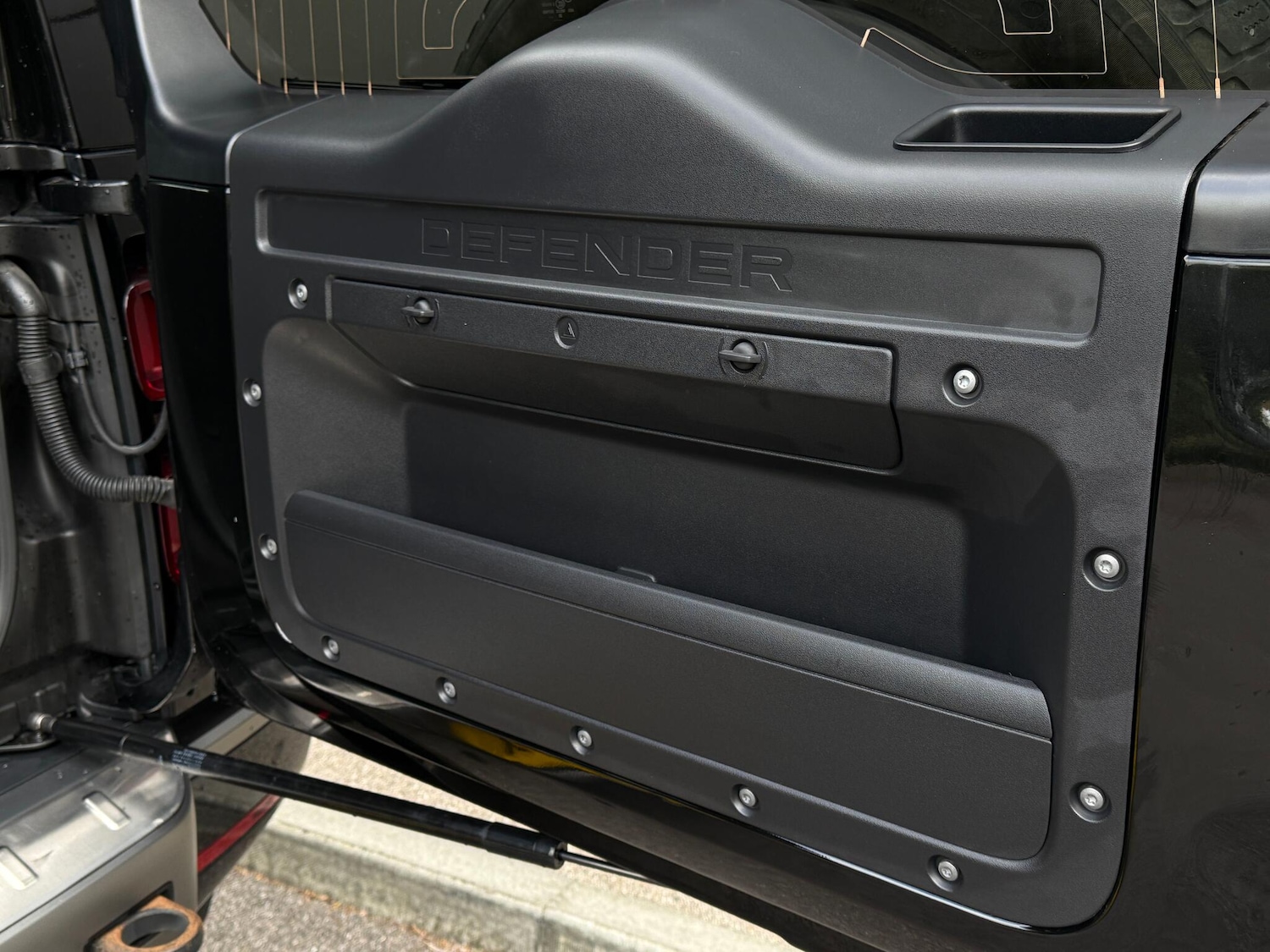 Used Land Rover Defender 110 2023 for sale - 76432452: Photo 40