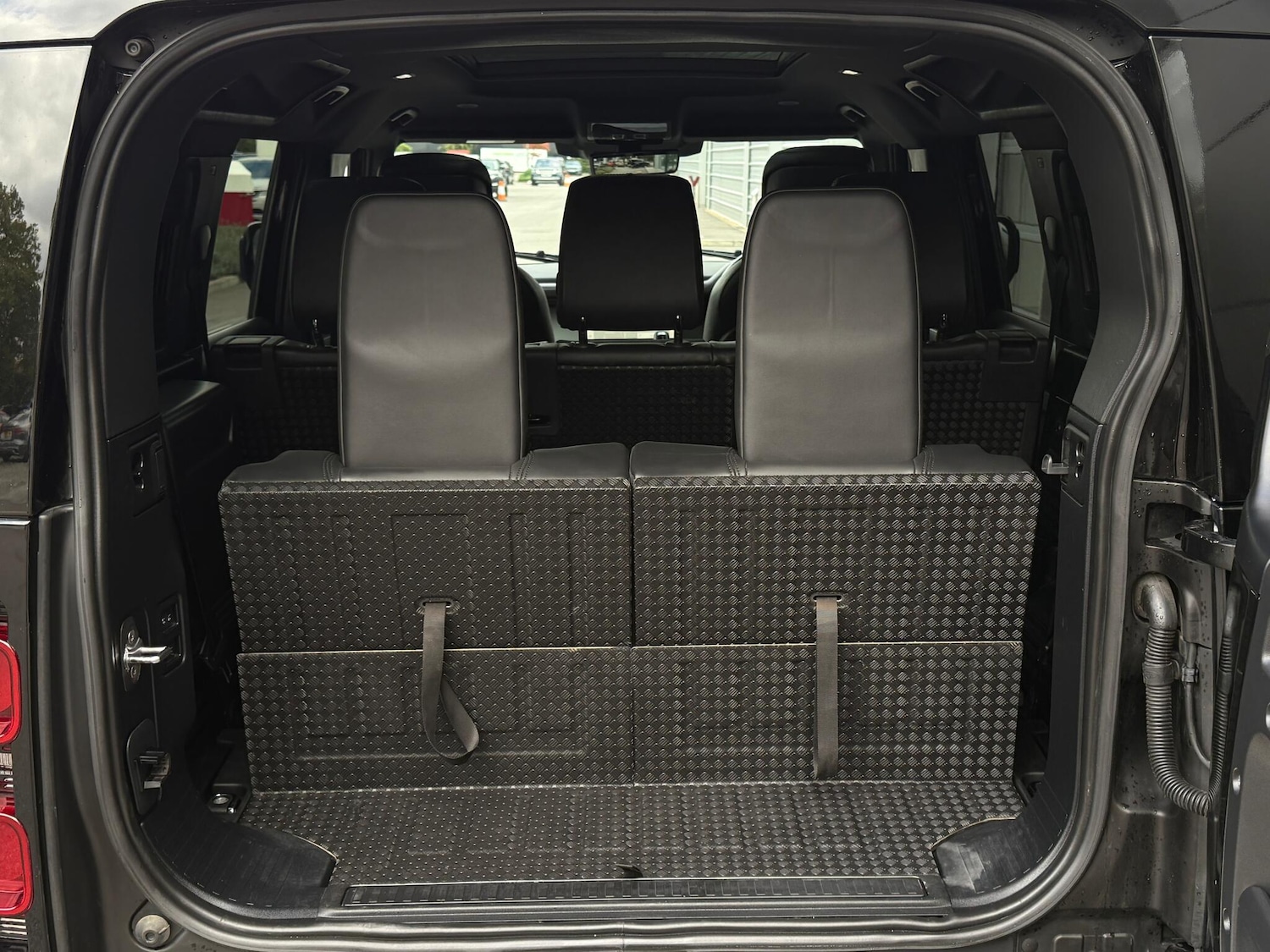 Used Land Rover Defender 110 2023 for sale - 76432452: Photo 41