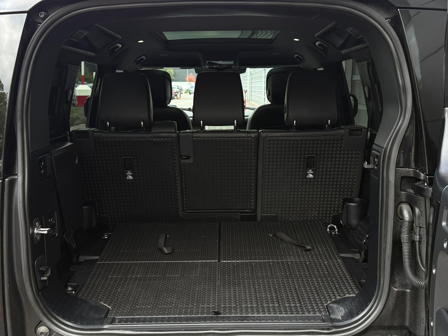 Used Land Rover Defender 110 2023 for sale - 76432452: Photo 43