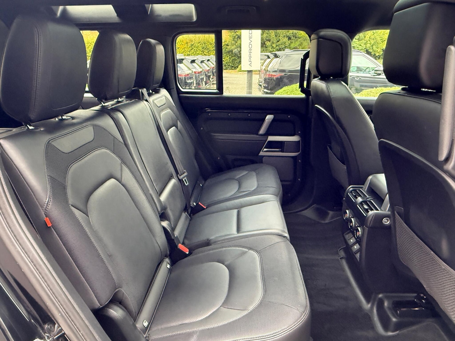 Used Land Rover Defender 110 2023 for sale - 76432452: Photo 46