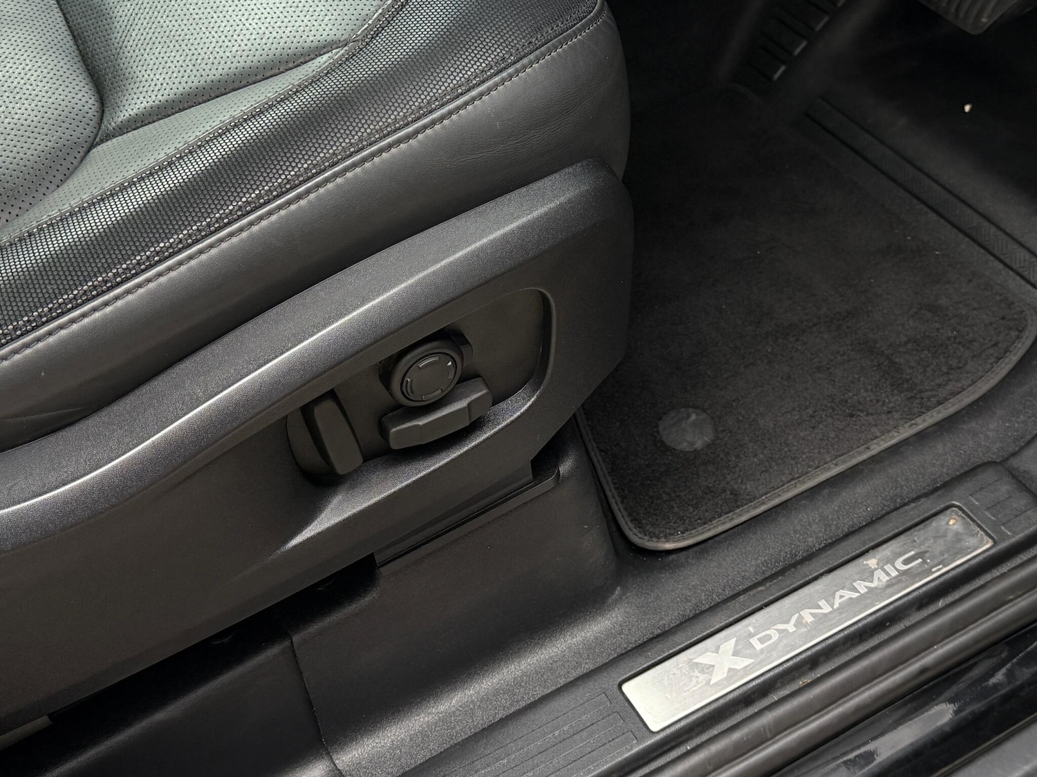 Used Land Rover Defender 110 2023 for sale - 76432452: Photo 51