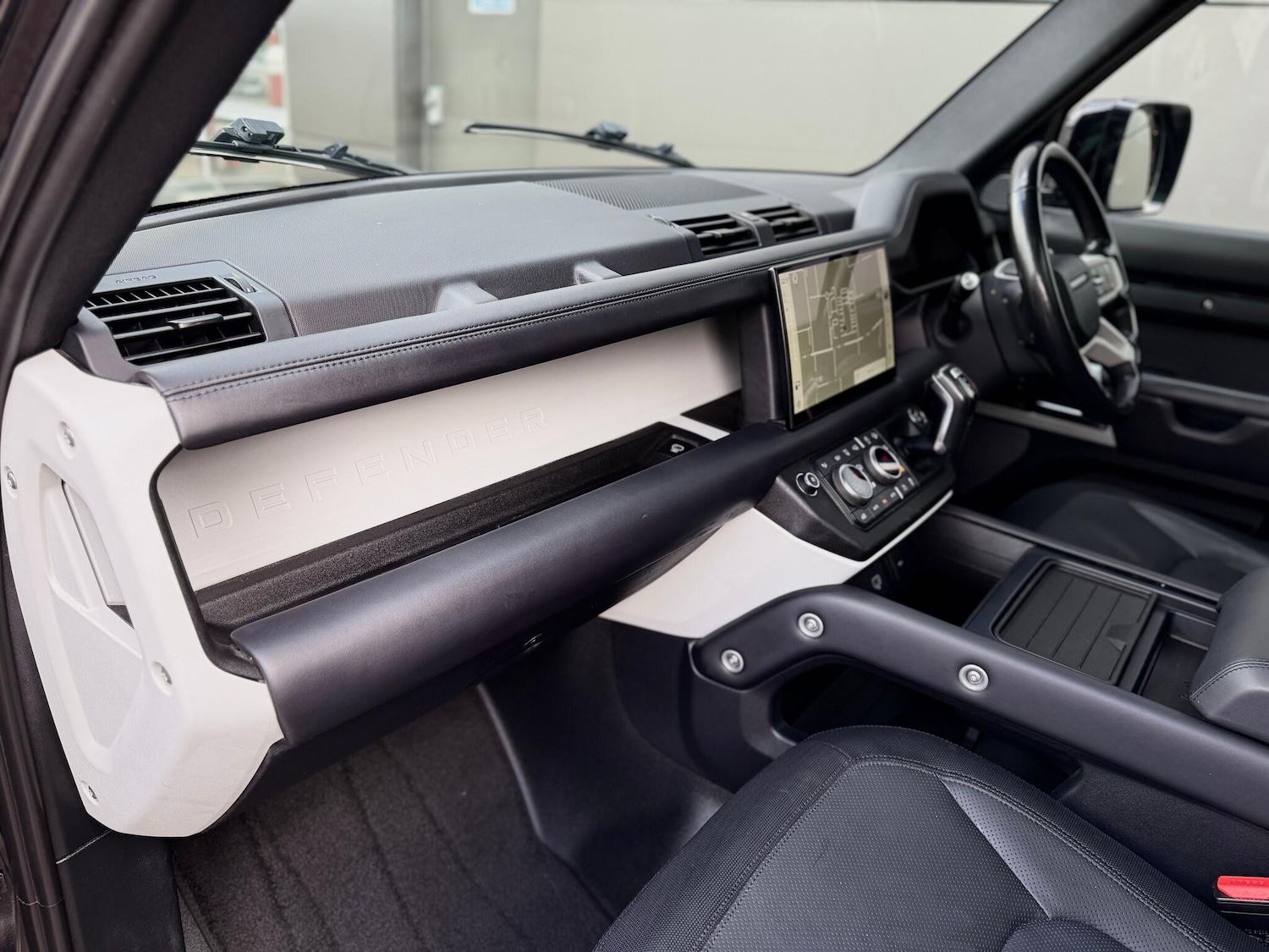 Used Land Rover Defender 110 2023 for sale - 76432452: Photo 55