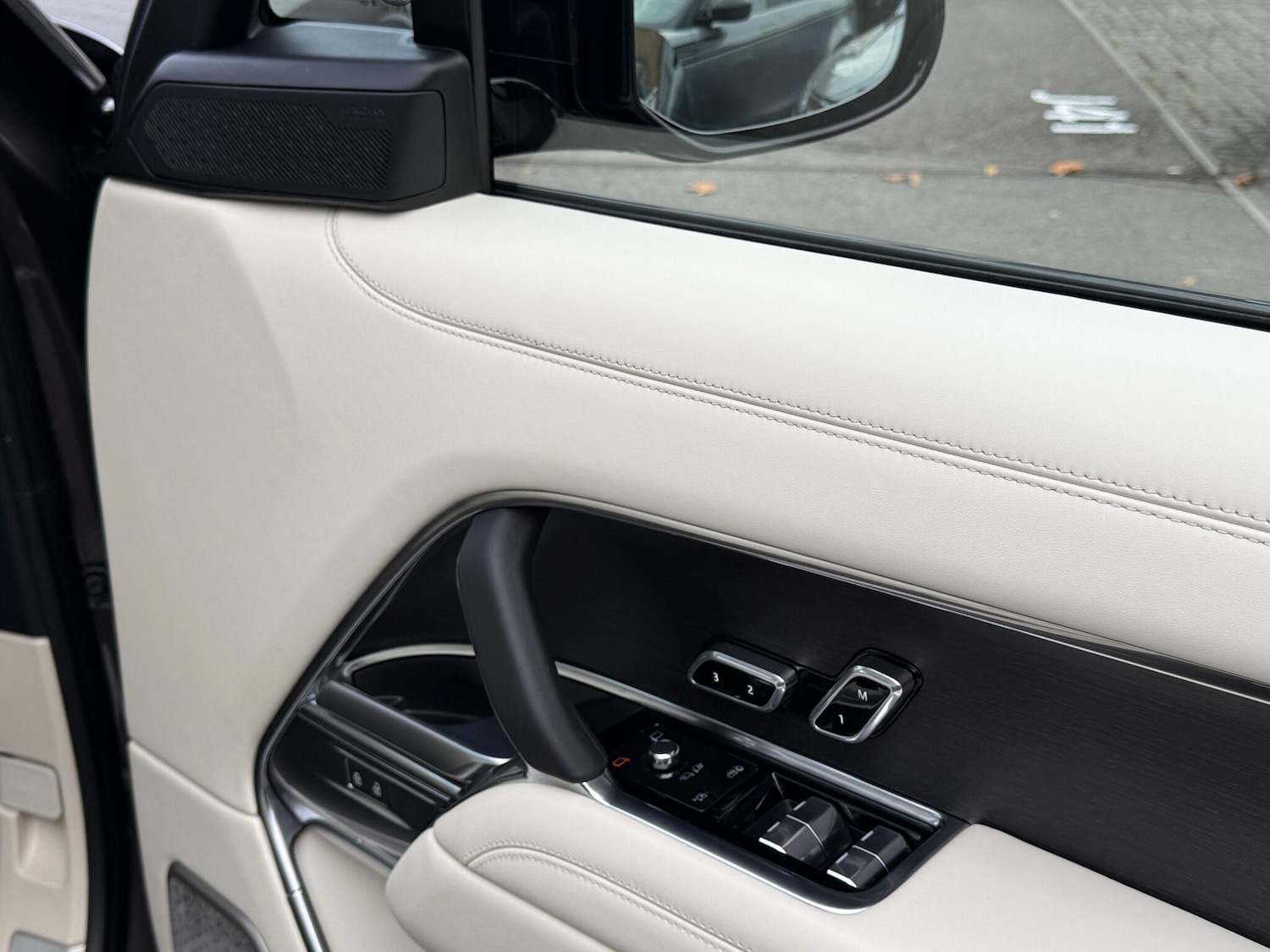 Used Land Rover Range Rover 2024 for sale - 76573528: Photo 32