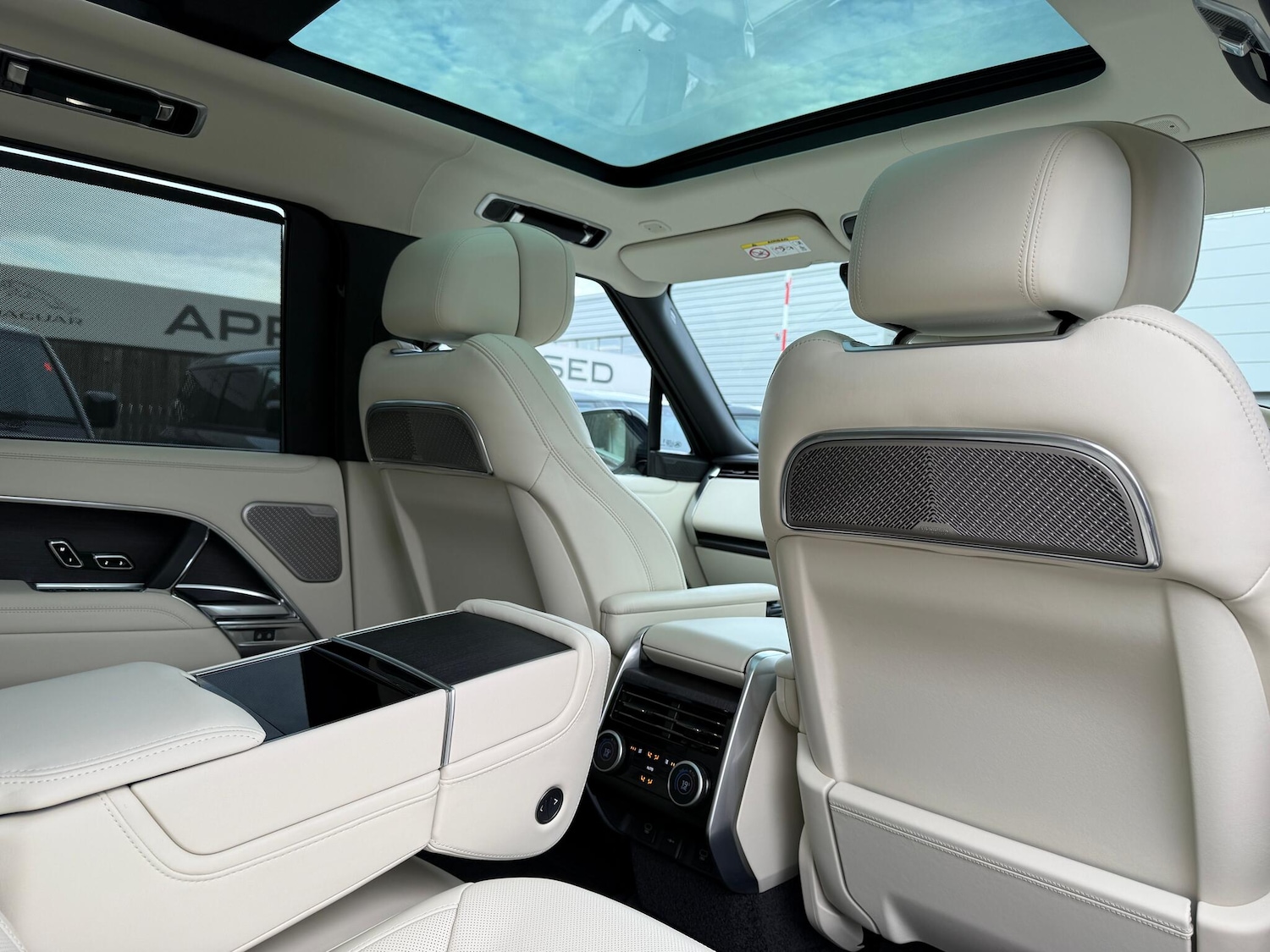 Used Land Rover Range Rover 2024 for sale - 76573528: Photo 49