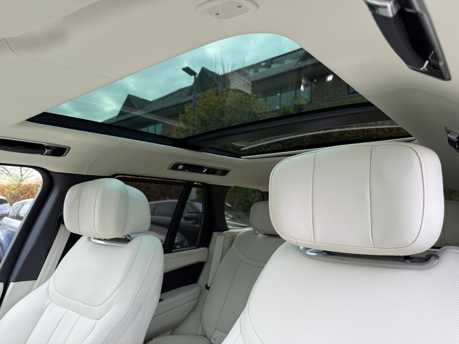 Used Land Rover Range Rover 2024 for sale - 76573528: Photo 6