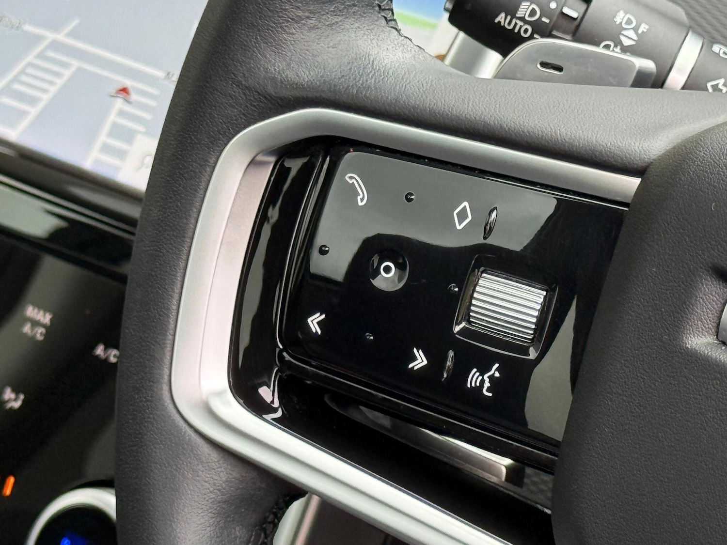 Used Land Rover Discovery Sport 2022 for sale - 76644981: Photo 47