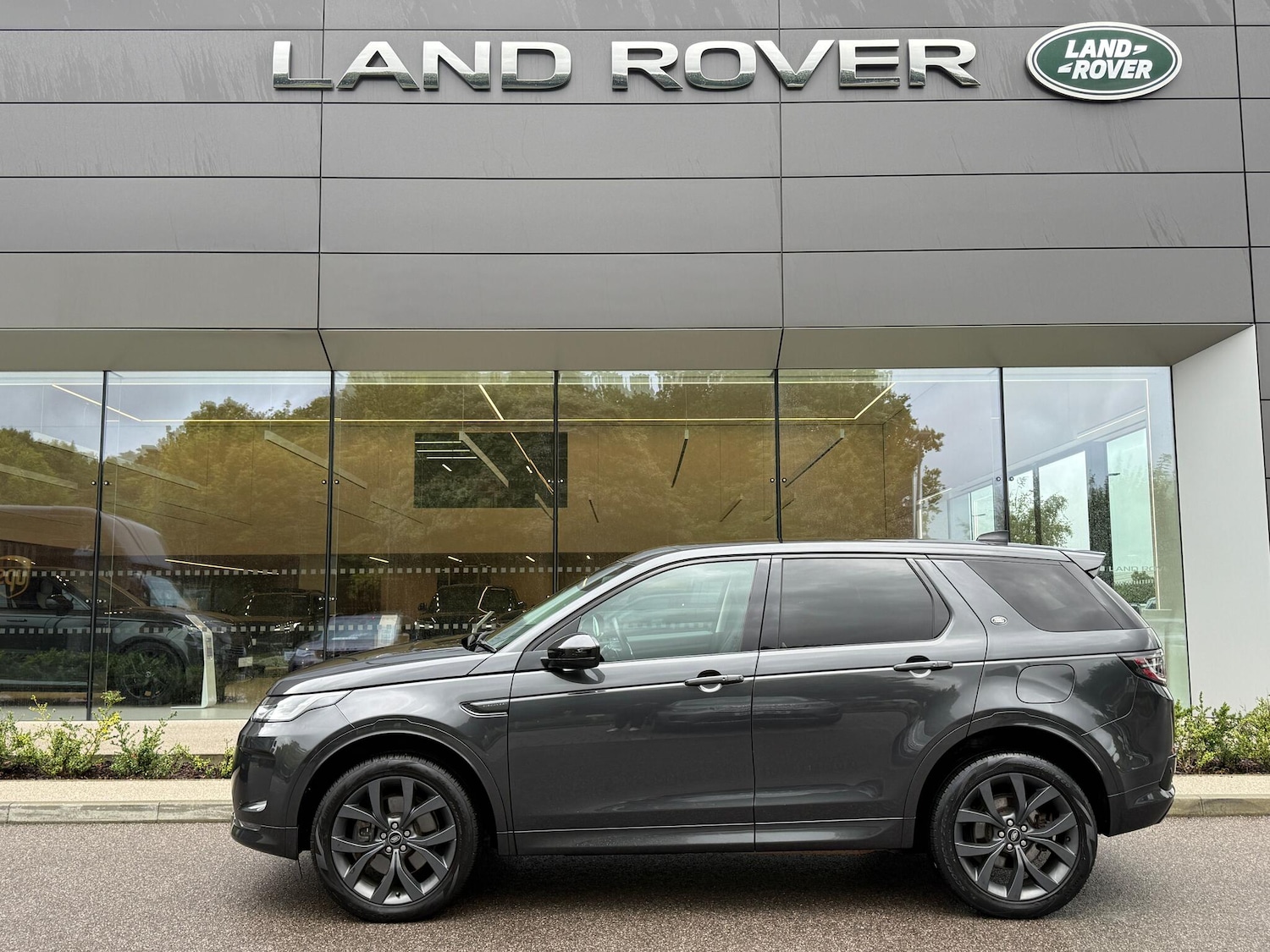 Used Land Rover Discovery Sport 2022 for sale - 76644981: Photo 9