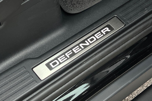 Used Land Rover Defender 90 2024 for sale - 75140410: Photo 31