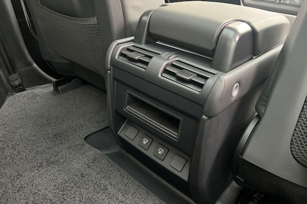 Used Land Rover Defender 90 2024 for sale - 75140410: Photo 33