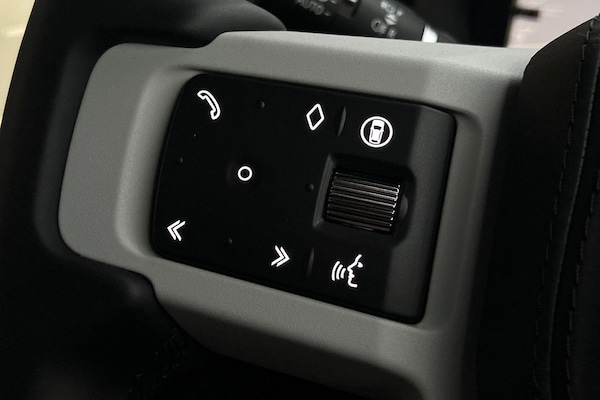 Used Land Rover Defender 90 2024 for sale - 75140410: Photo 39