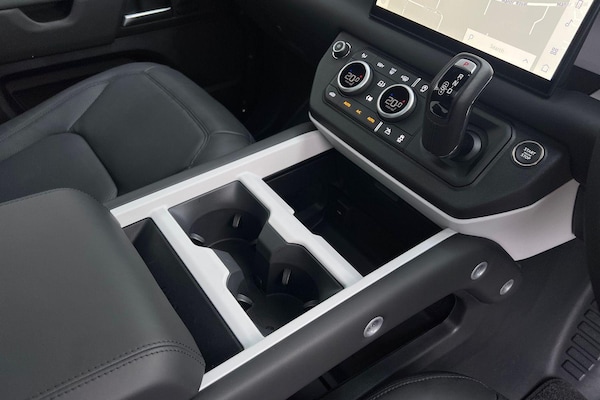 Used Land Rover Defender 90 2024 for sale - 75140410: Photo 44