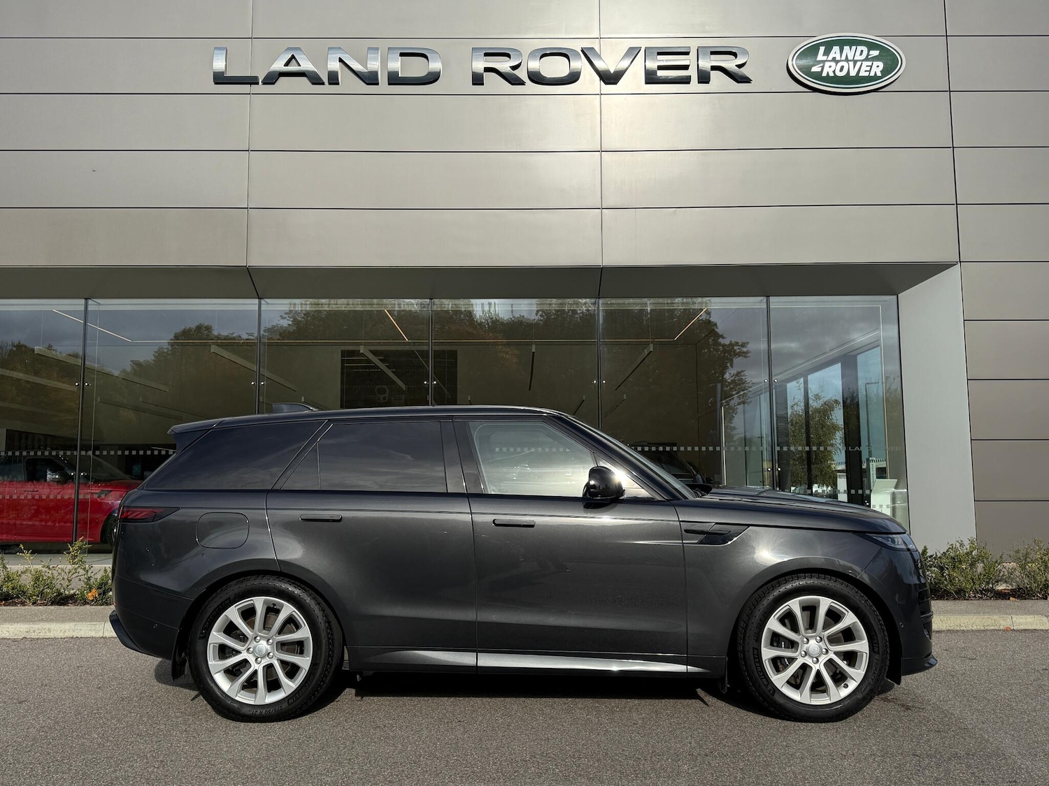 Used Land Rover Range Rover Sport 2023 for sale - 76424610: Photo 2