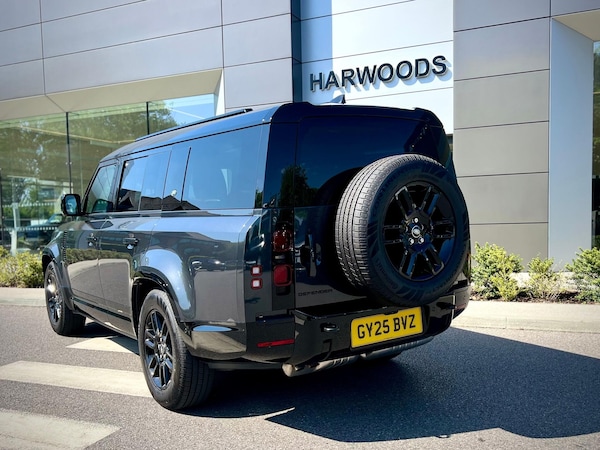 Used Land Rover Defender 130 2025 for sale - 76189674: Photo 17