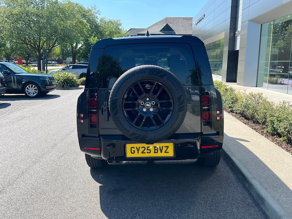 Used Land Rover Defender 130 2025 for sale - 76189674: Photo 18