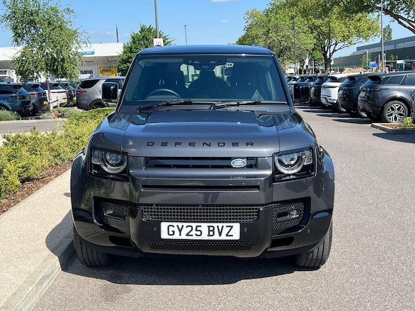 Used Land Rover Defender 130 2025 for sale - 76189674: Photo 23