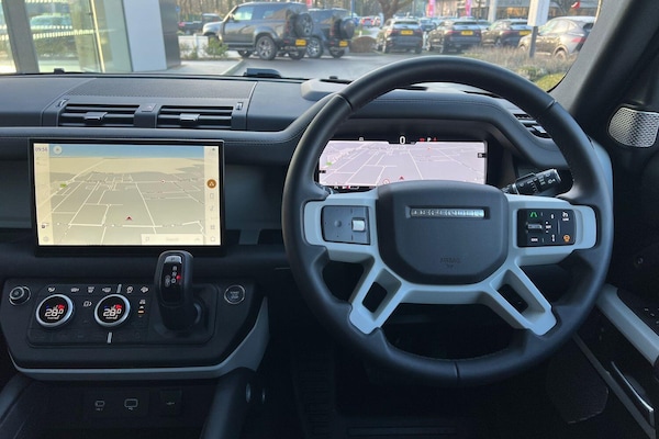 Used Land Rover Defender 130 2025 for sale - 76189674: Photo 35