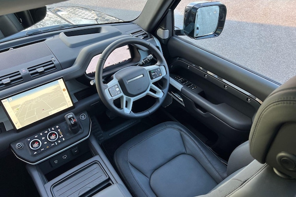 Used Land Rover Defender 130 2025 for sale - 76189674: Photo 37