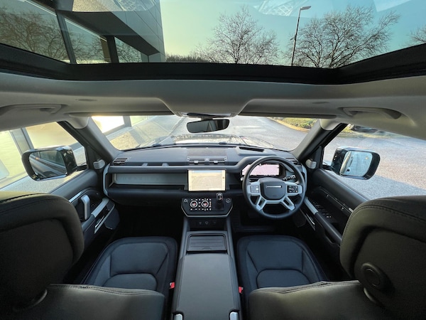 Used Land Rover Defender 130 2025 for sale - 76189674: Photo 3