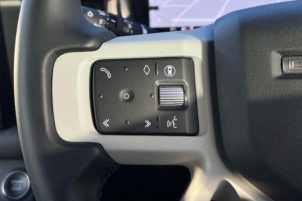 Used Land Rover Defender 130 2025 for sale - 76189674: Photo 55