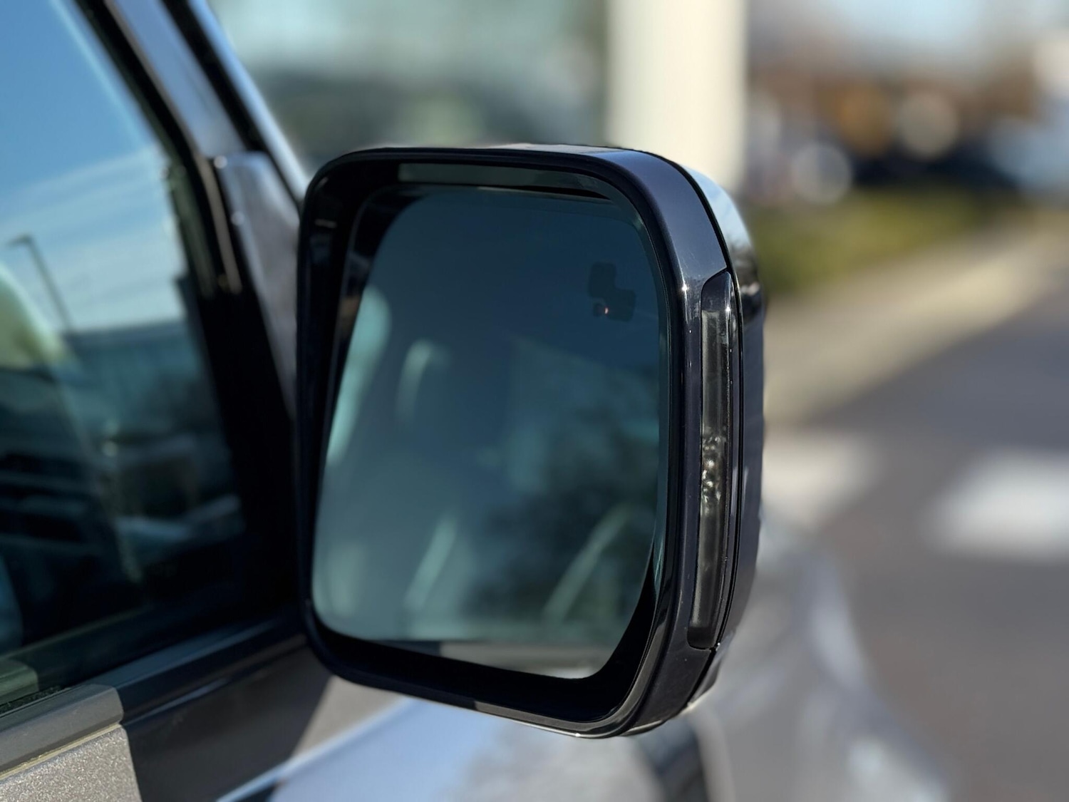 Used Land Rover Defender 2022 for sale - 77130863: Photo 14