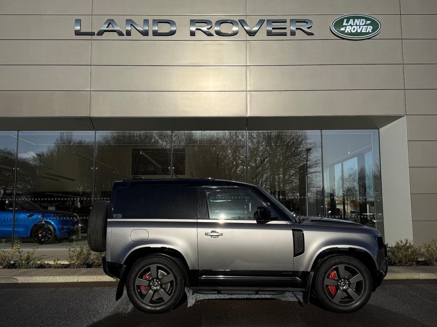 Used Land Rover Defender 2022 for sale - 77130863: Photo 2