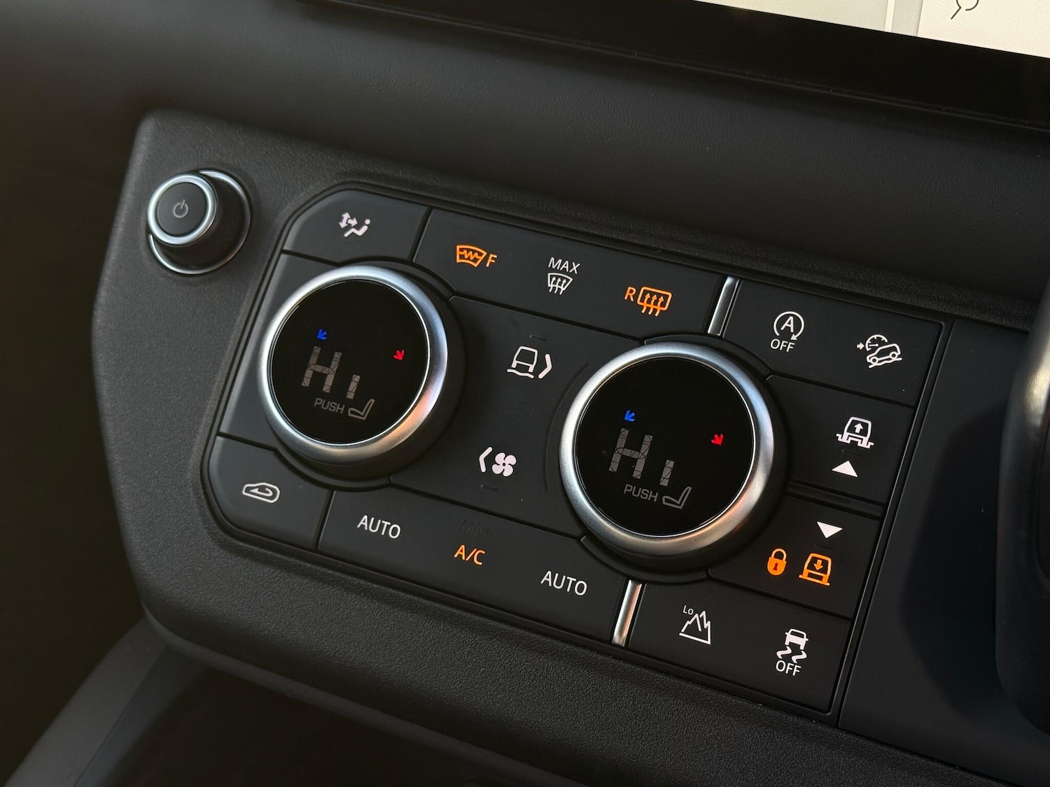 Used Land Rover Defender 2022 for sale - 77130863: Photo 32