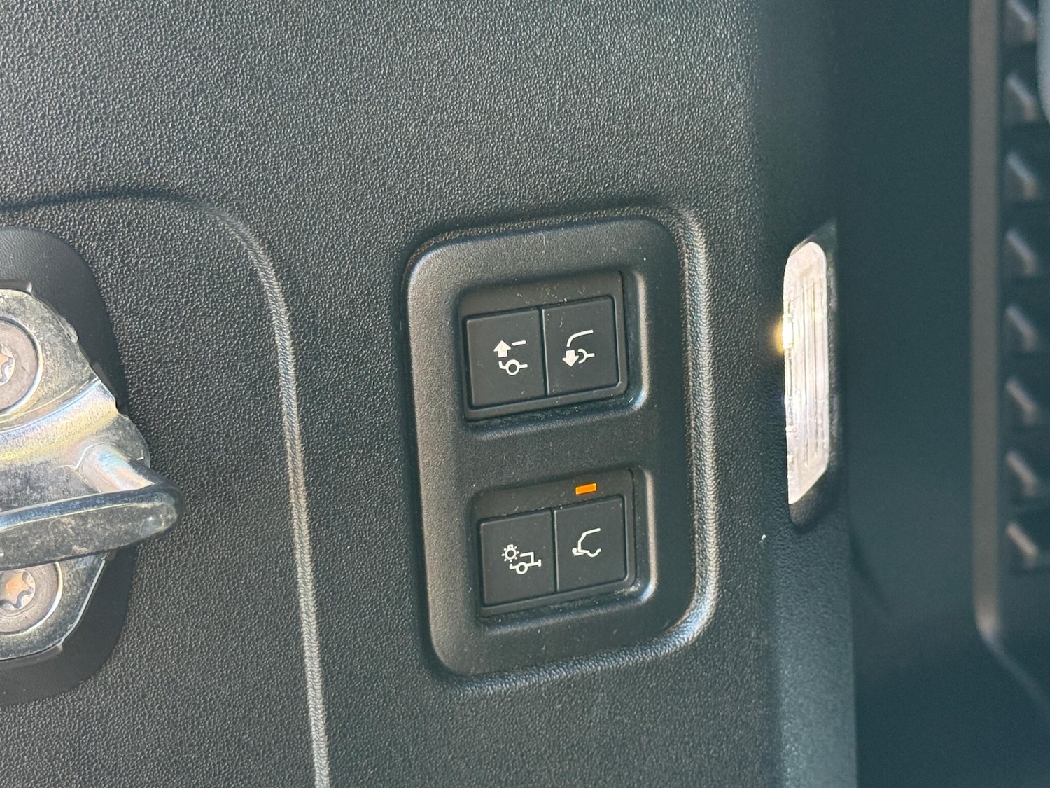 Used Land Rover Defender 2022 for sale - 77130863: Photo 42