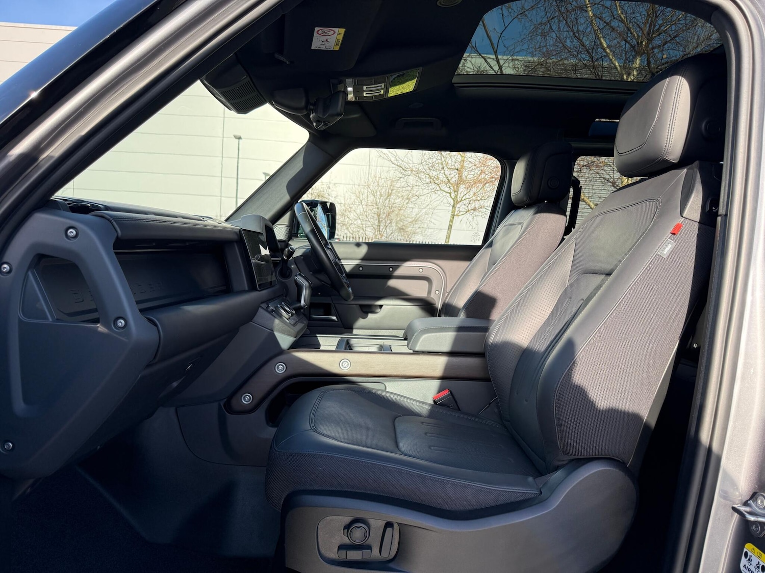 Used Land Rover Defender 2022 for sale - 77130863: Photo 51