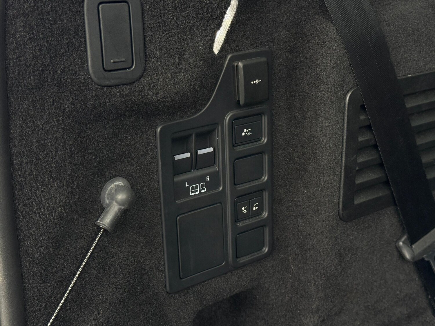 Used Land Rover Discovery 2024 for sale - 77637819: Photo 38