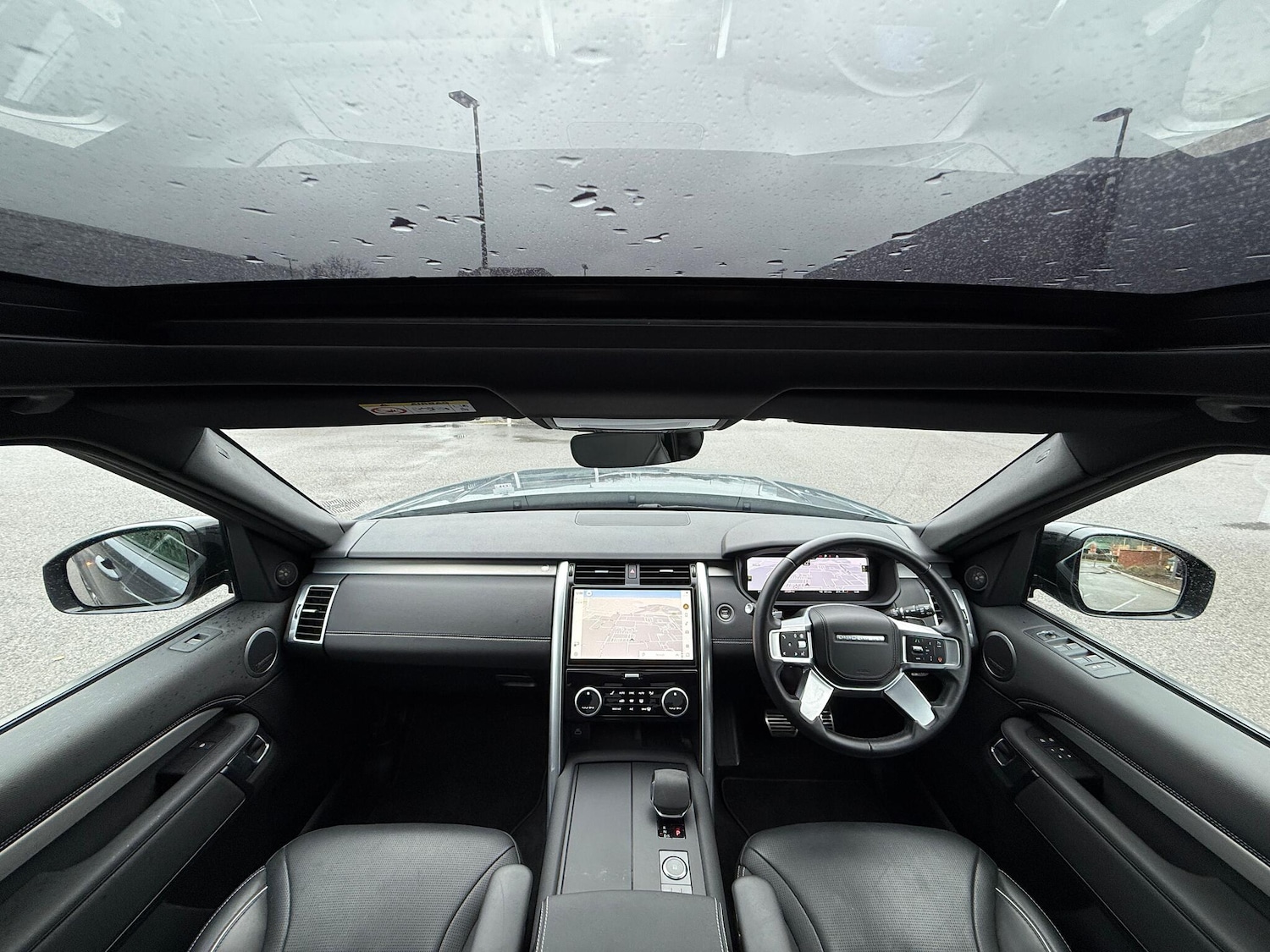 Used Land Rover Discovery 2024 for sale - 77637819: Photo 4