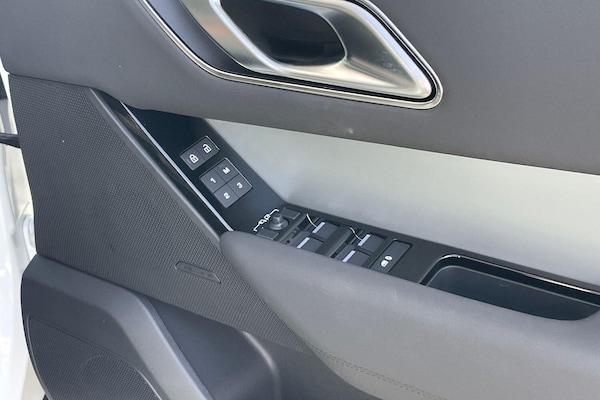 Used Land Rover Range Rover Velar 2025 for sale - 76227445: Photo 41