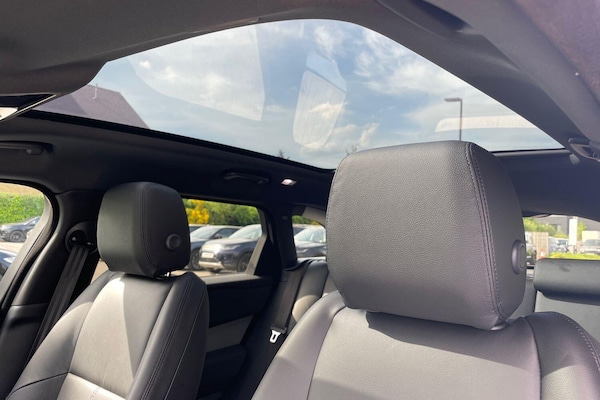 Used Land Rover Range Rover Velar 2025 for sale - 76227445: Photo 4