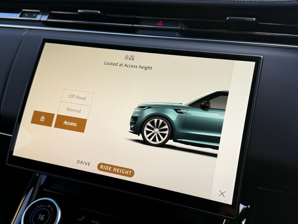 Used Land Rover Range Rover Sport 2023 for sale - 76189120: Photo 11