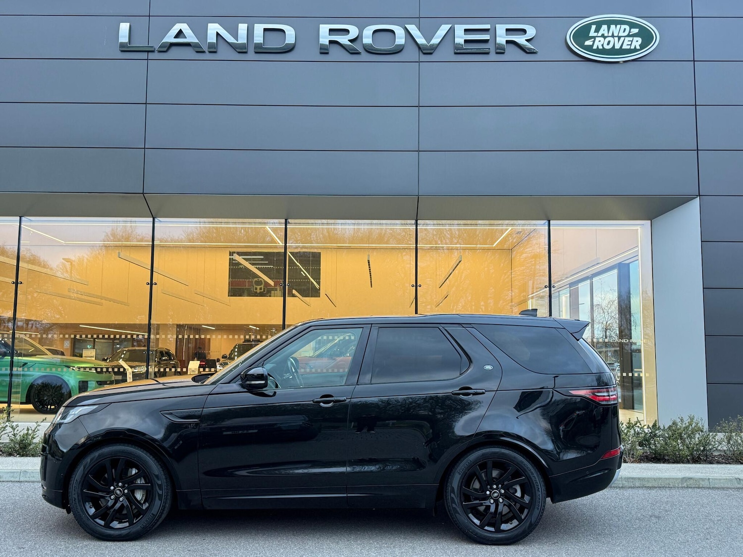 Used Land Rover Discovery 2020 for sale - 77376649: Photo 11