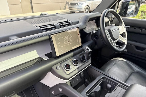 Used Land Rover Defender 90 2023 for sale - 75414767: Photo 28
