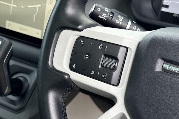 Used Land Rover Defender 90 2023 for sale - 75414767: Photo 37