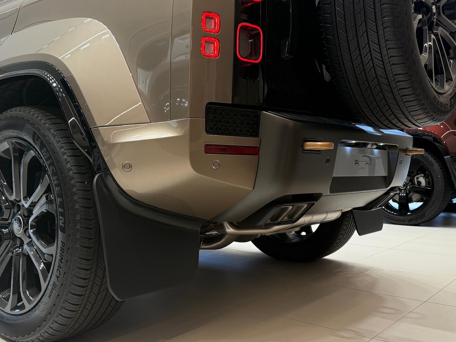 Used Land Rover Defender 110 for sale - 77255339: Photo 11