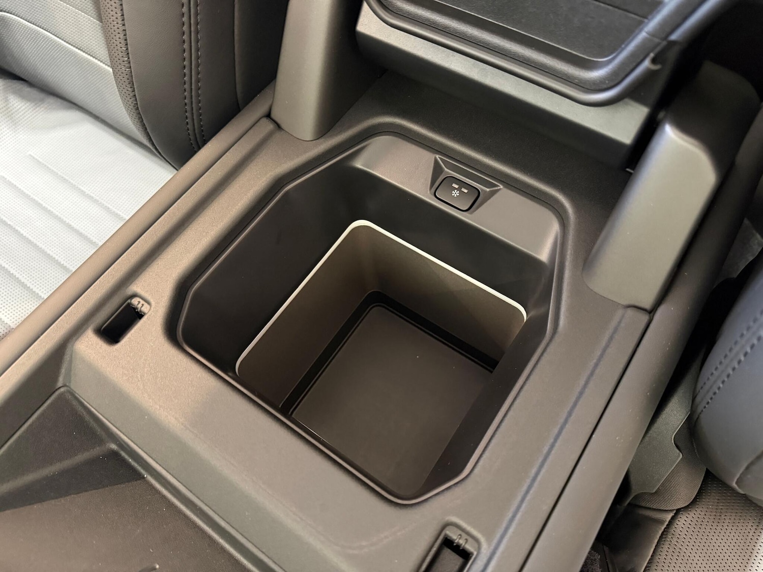 Used Land Rover Defender 110 for sale - 77255339: Photo 17