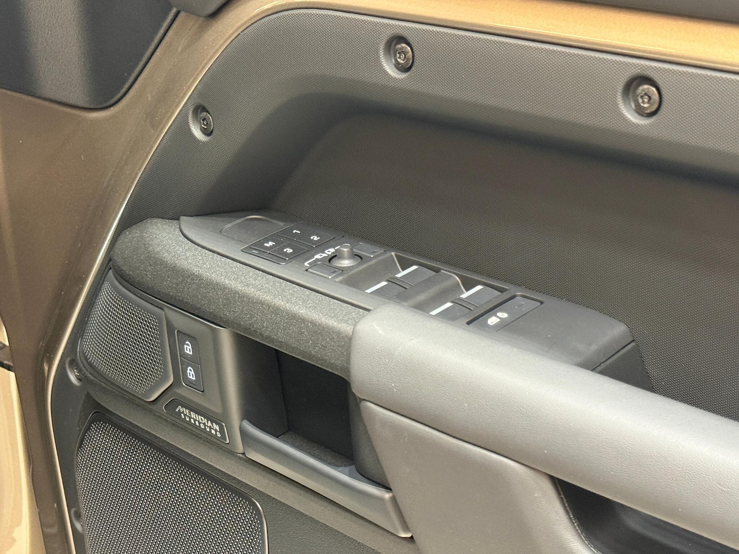 Used Land Rover Defender 110 for sale - 77255339: Photo 19