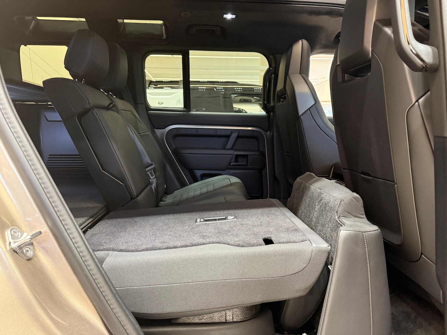 Used Land Rover Defender 110 for sale - 77255339: Photo 27