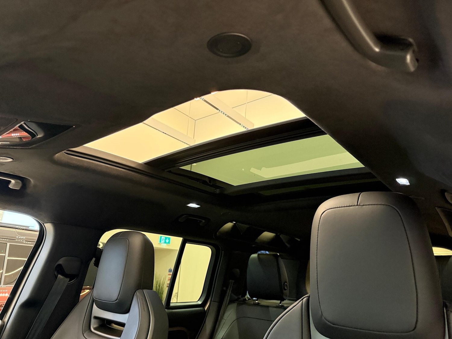 Used Land Rover Defender 110 for sale - 77255339: Photo 5